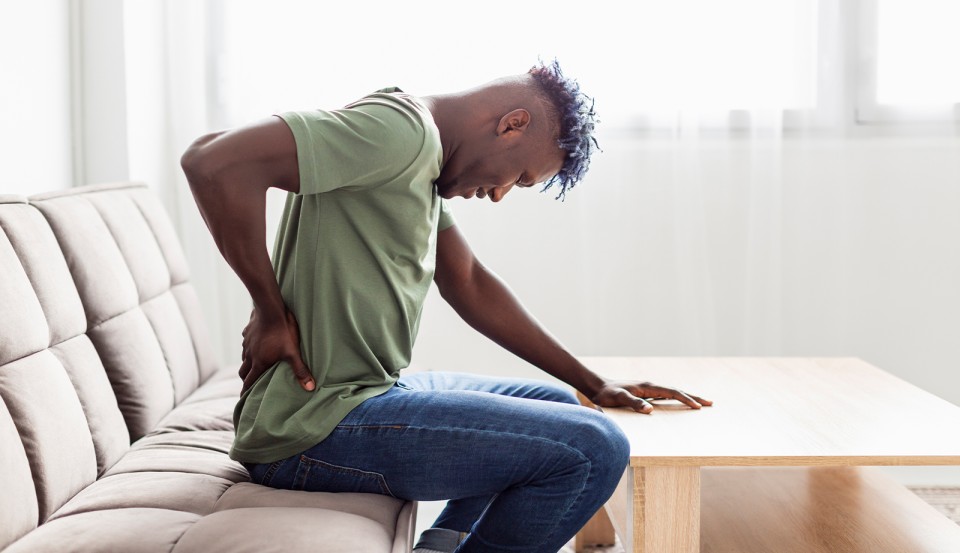 Dor nas Costas em Jovens: Causas, Cuidados e Prevenção